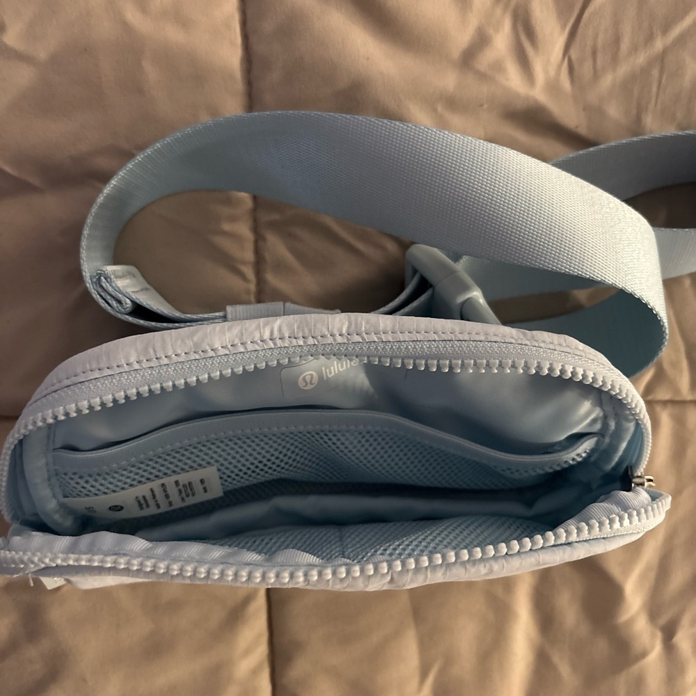 lululemon athletica Sky Blue Crossbody Bag - Picture 2 of 2